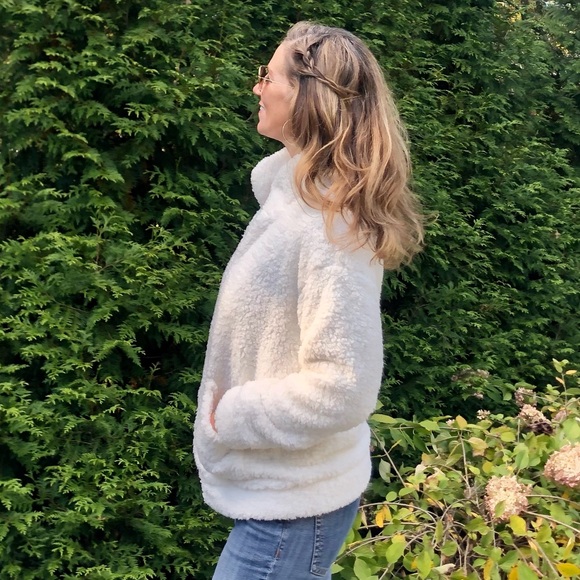 ❤️Host Pick ❤️ Faux Sherpa Teddy Jacket - Picture 4 of 9